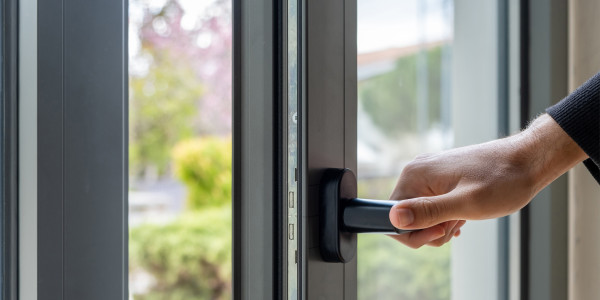 Puertas y Ventanas Aislantes de Aluminio / PVC Duesaigües · Aislamiento del Frío y del Calor