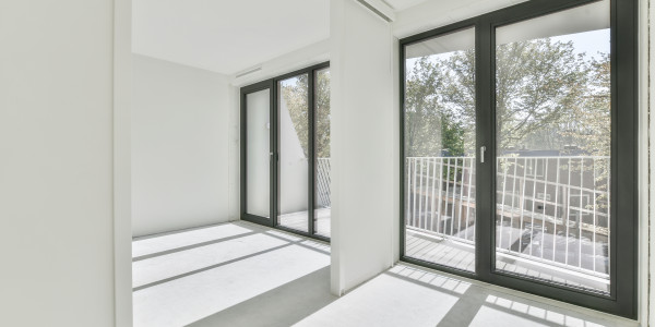 Puertas y Ventanas Insonorizadas de Aluminio / PVC Rocafort de Queralt · Bisagra Oculta