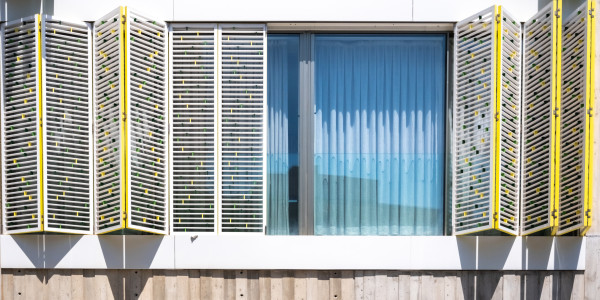 Puertas y Ventanas Seguridad de Aluminio / PVC Bràfim · Contraventanas y Persianas a Medida