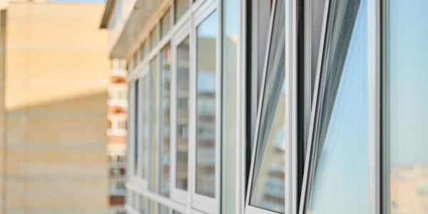 Puertas y Ventanas Seguridad de Aluminio / PVC Bràfim · Oscilobatientes - Abatibles