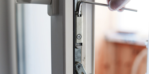 Puertas y Ventanas Seguridad de Aluminio / PVC Bràfim · Cerradura de Seguridad